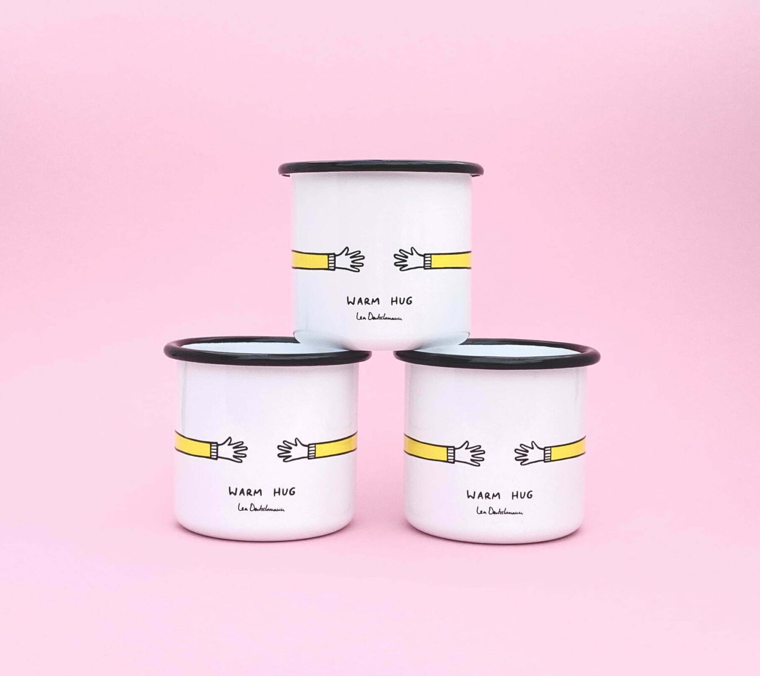 © Lea Deutschmann Warm Hug Mug Black